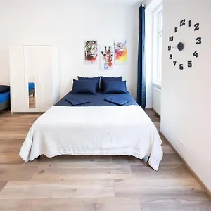 Radiant Premium - Fuenfhaus , Vienna Austria