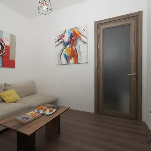 Stylish 2 Bedrooom Centre With Terrace Appartamento